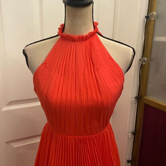 Fame and Partners pleated open back maxi dress, size 0 - Picture 2 of 11